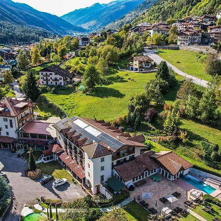 Boutique E Salvadori Hotell Mezzana (Trentino Alto Adige)